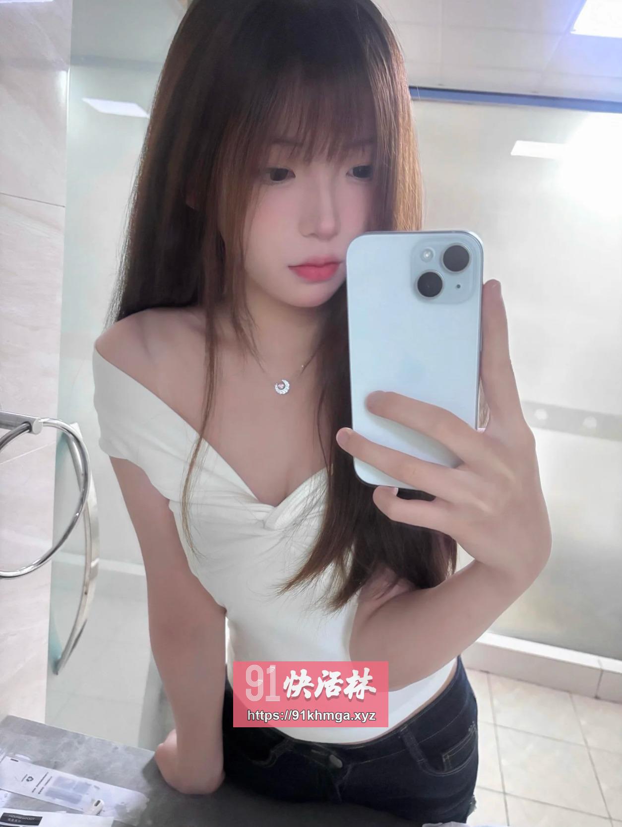 23岁极品美女风骚完美身材