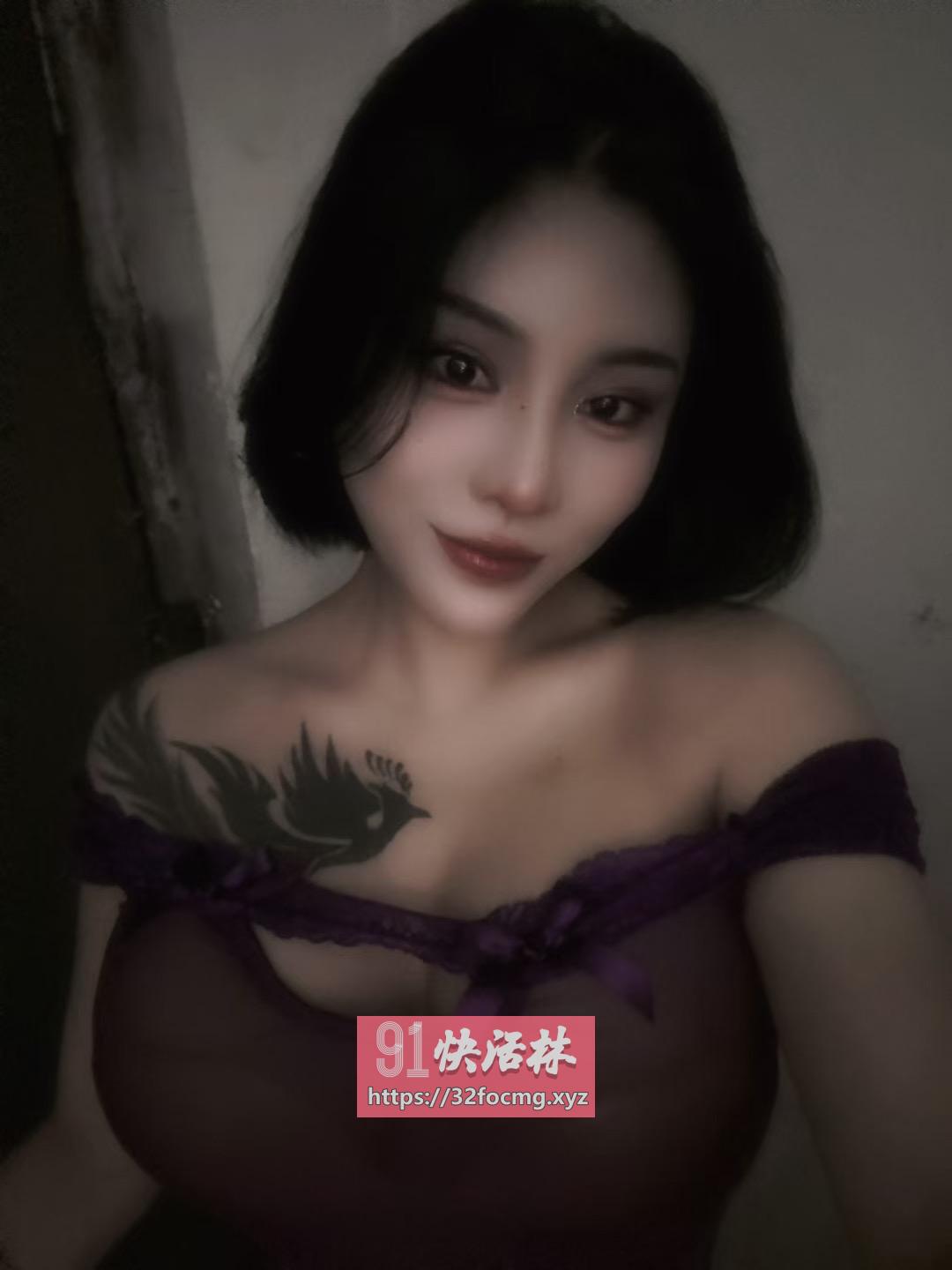 短发骚货大胸姐