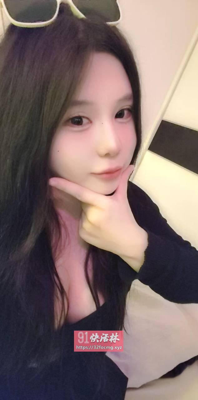 白嫩大奶骚货甜妹