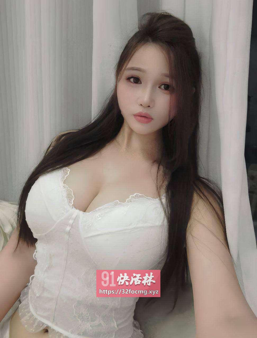 性感翘臀小骚妹