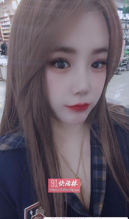 风骚G奶小姐姐