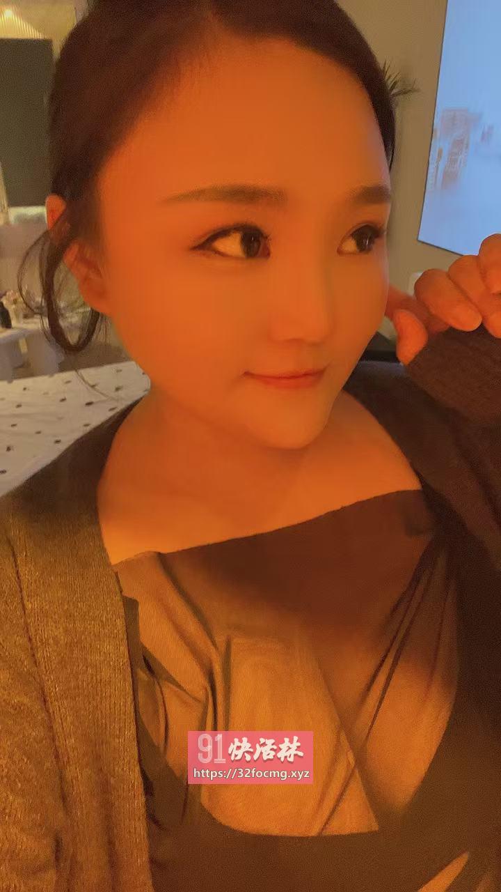 丰满小少妇