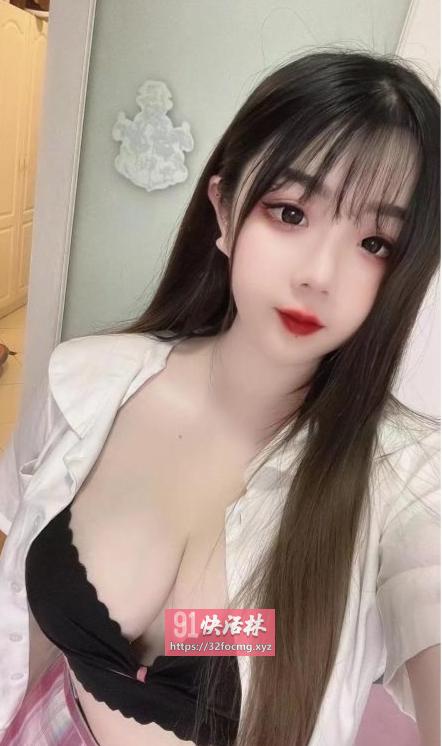 江大胸萝莉依依