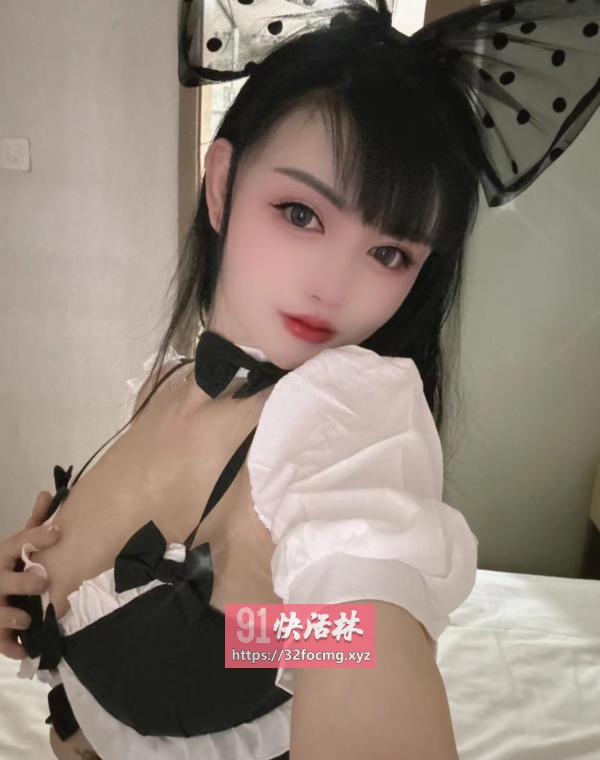 蜜桃臀馒头逼少妇