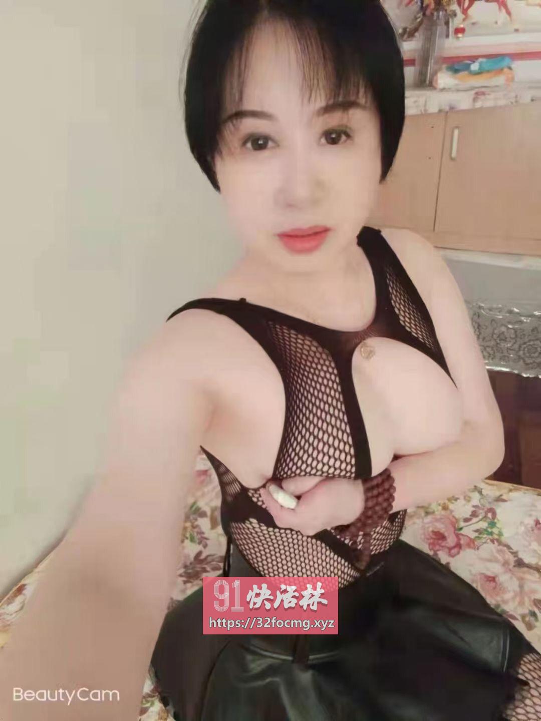 柔情大胸少妇