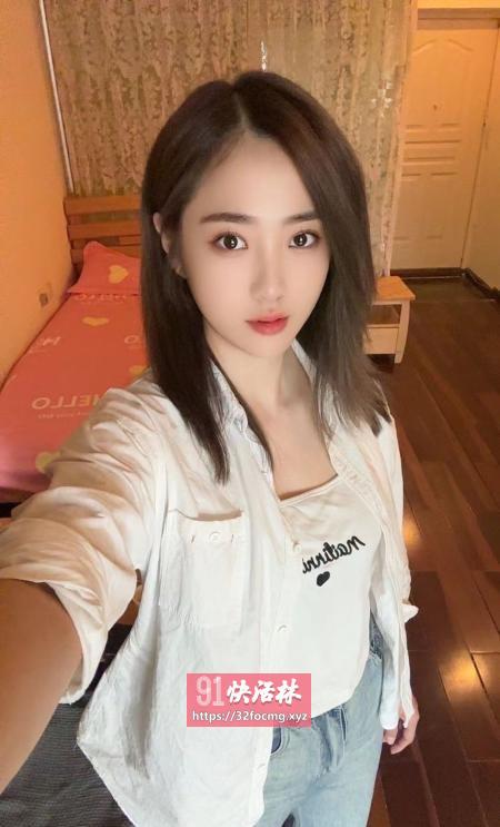 白嫩小模特