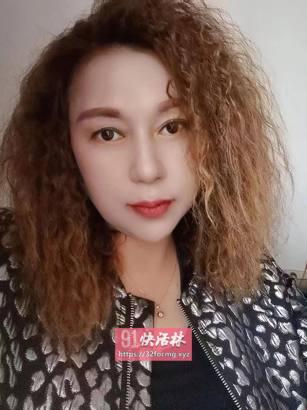 大胸兼职熟女服务系卸货