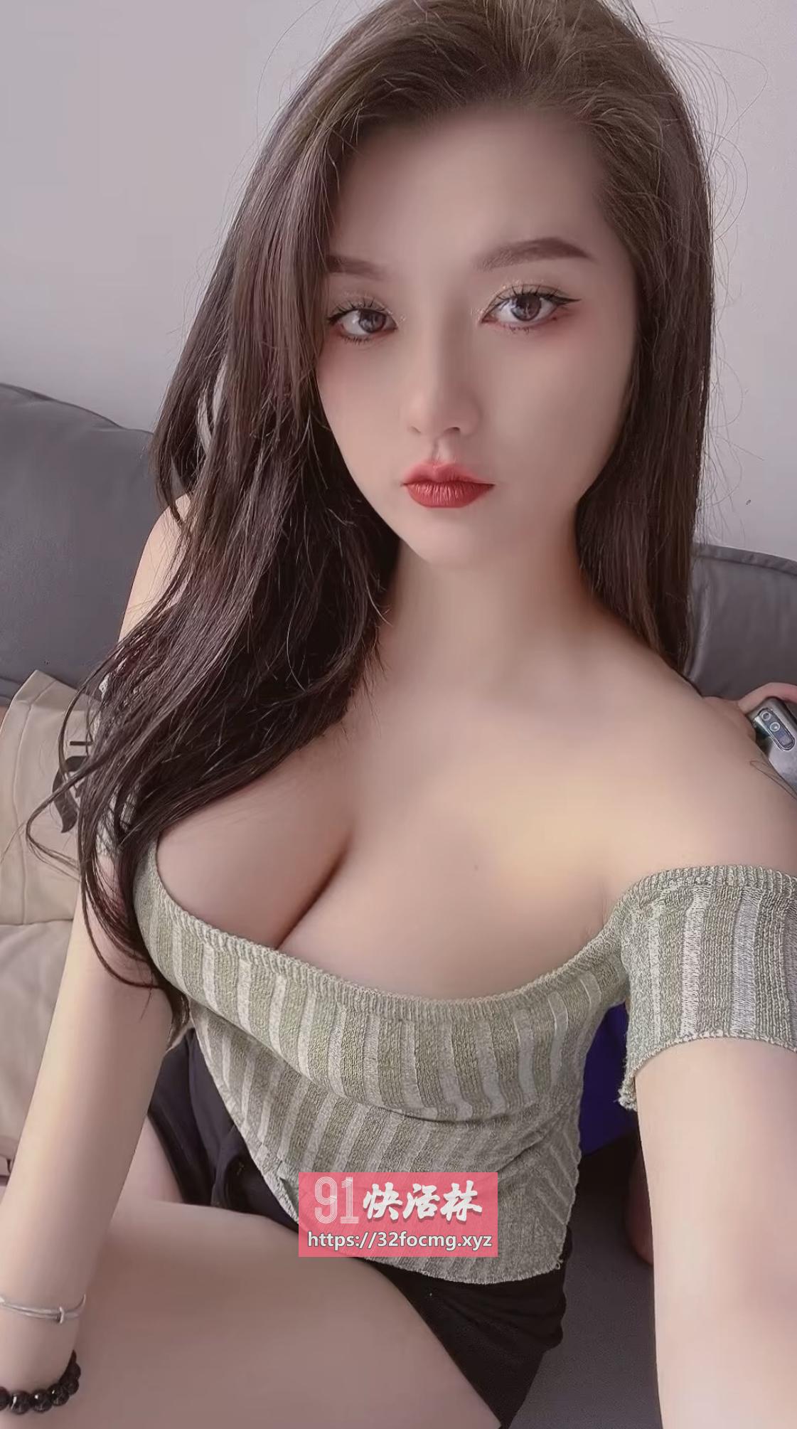 绝美身材喜欢被后入的婷婷
