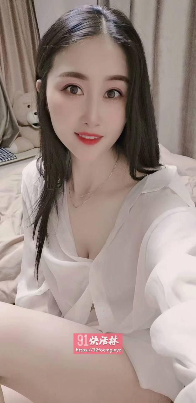 小妹胸大腿长逼紧