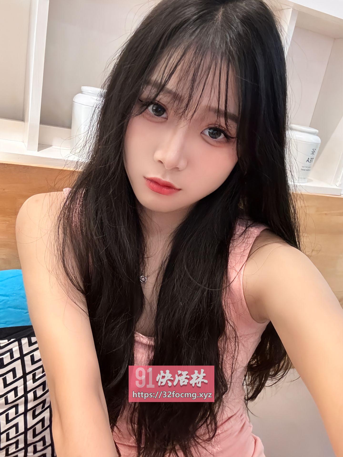 粉嫩水汪汪带些娇羞