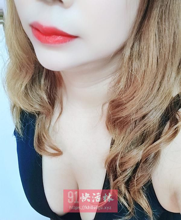 后入天花板熟女小姐姐