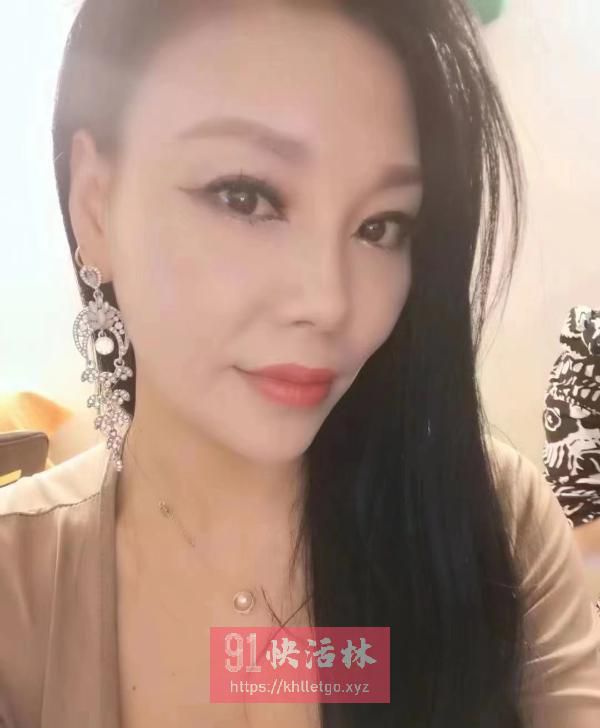 素质大奶少妇