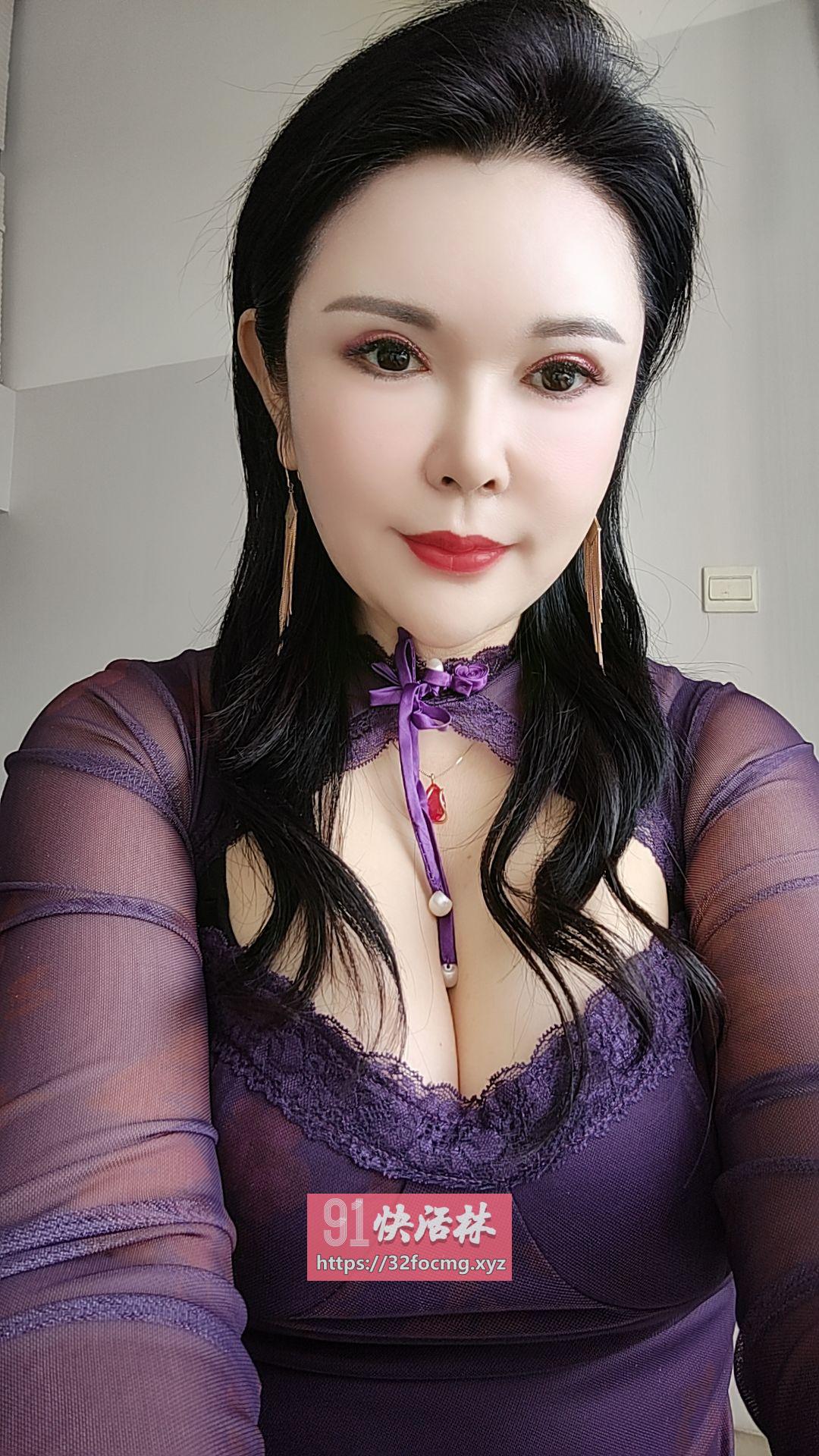 天然波霸大屁股熟女姐姐