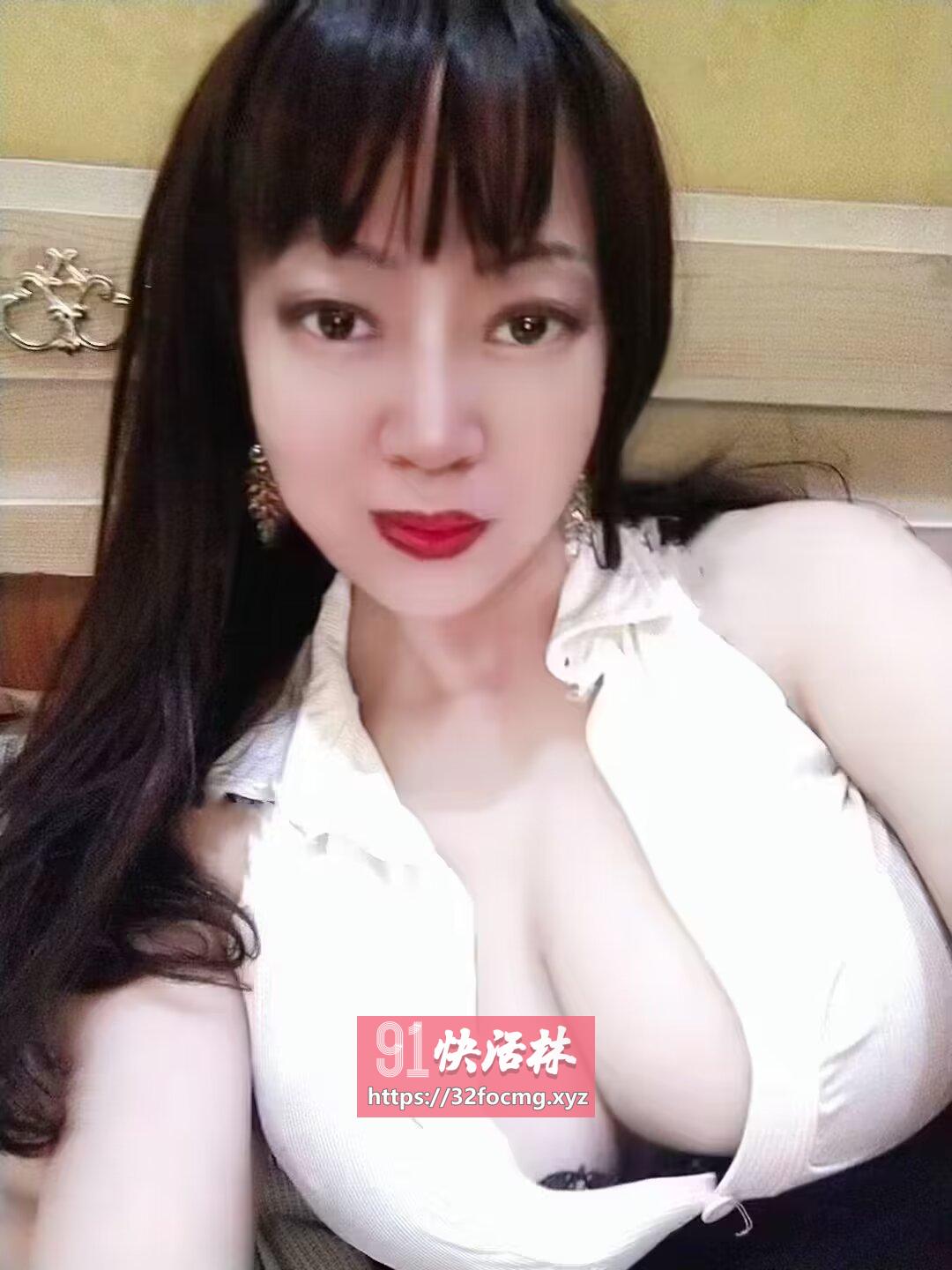 毒龙高手丰乳肥臀小妇人