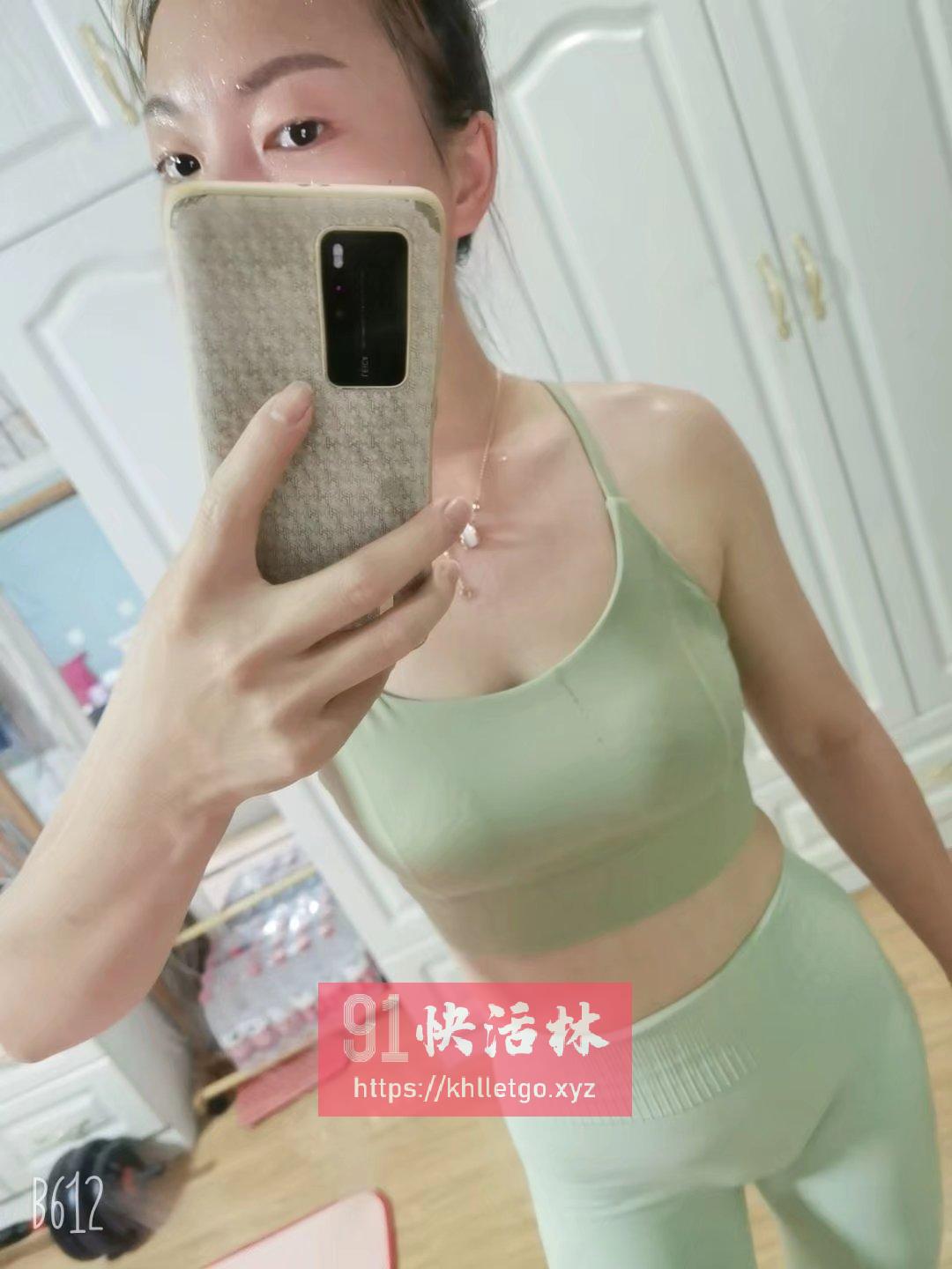 服务天花板白玫瑰