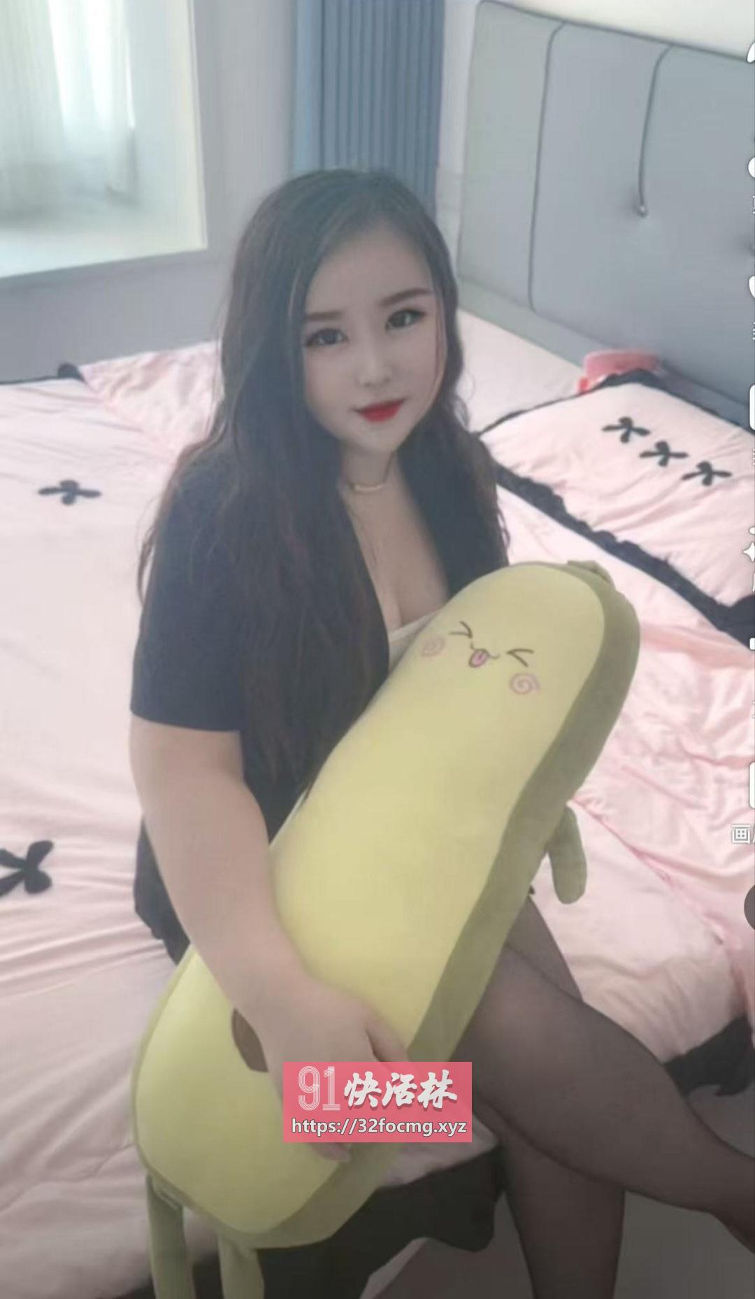 两张卸火骚少妇