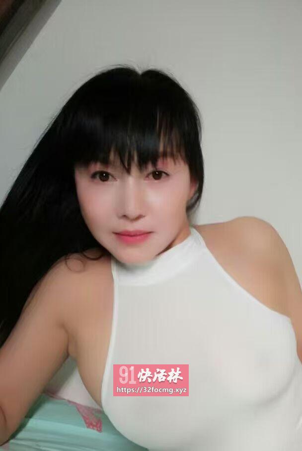 丰乳肥臀骚冰冰