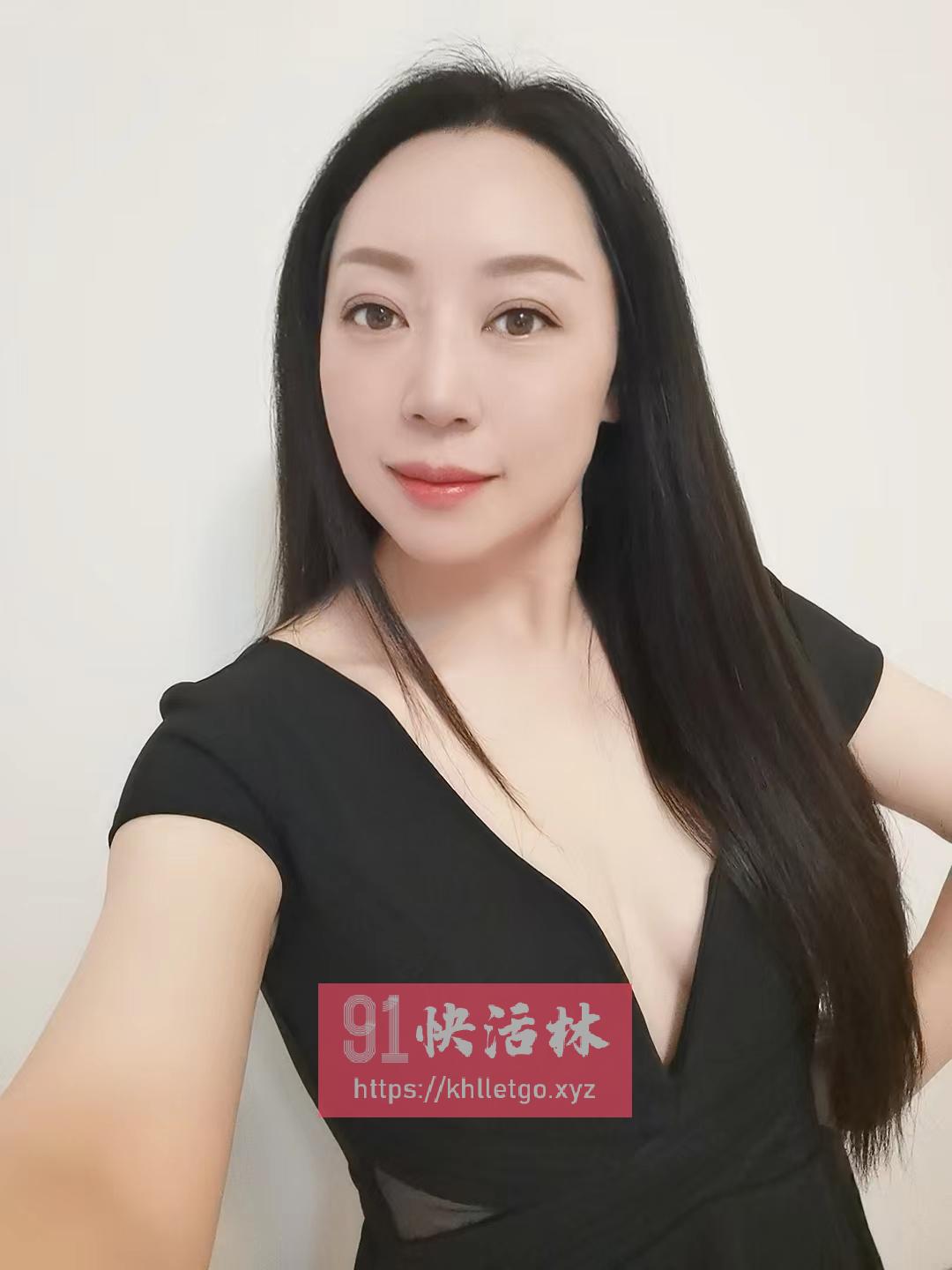 服务还不错的少妇妹子