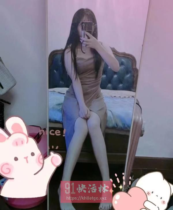 肤白腿长甜美依依