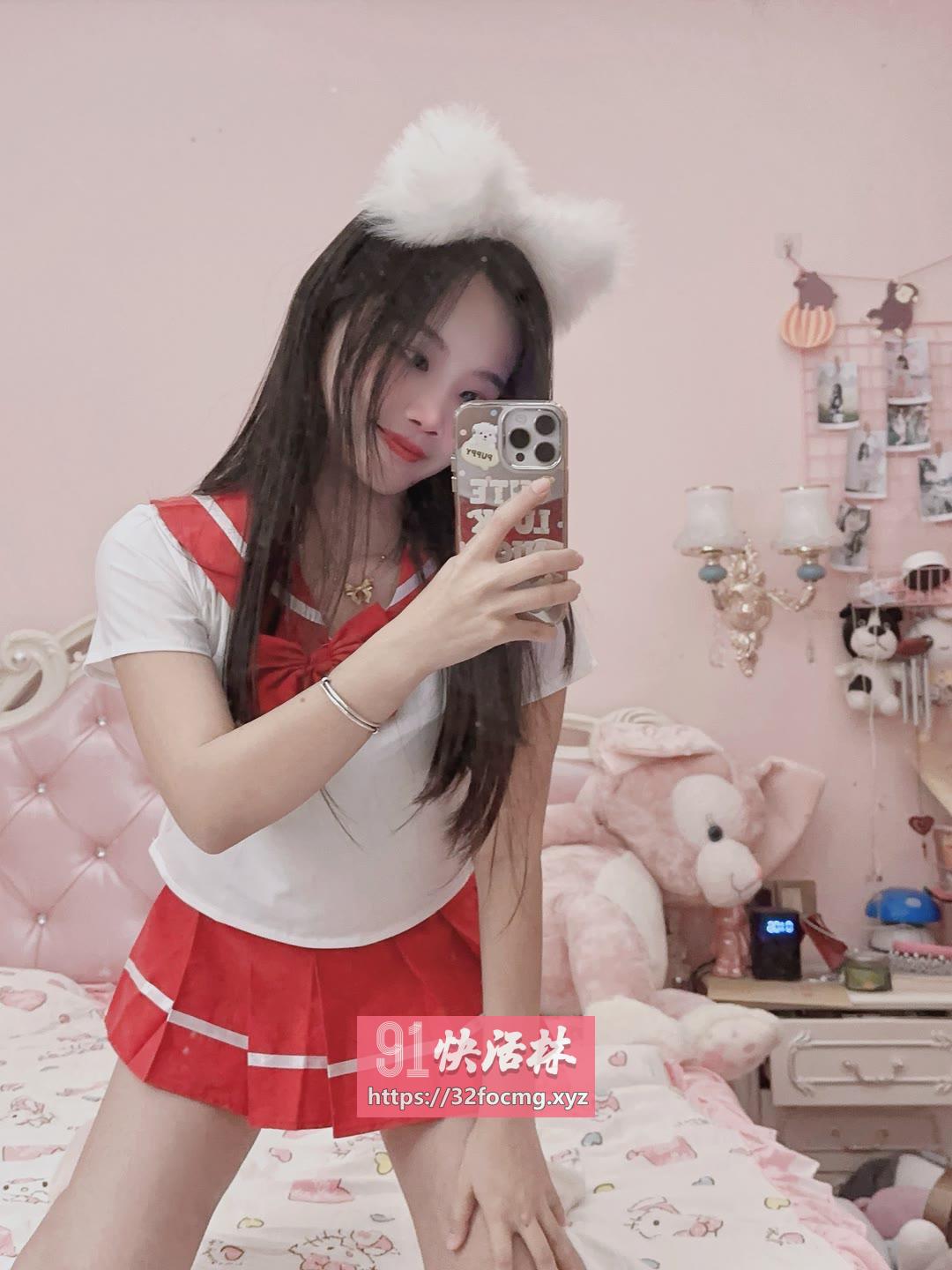 气质白嫩制服诱惑妹妹
