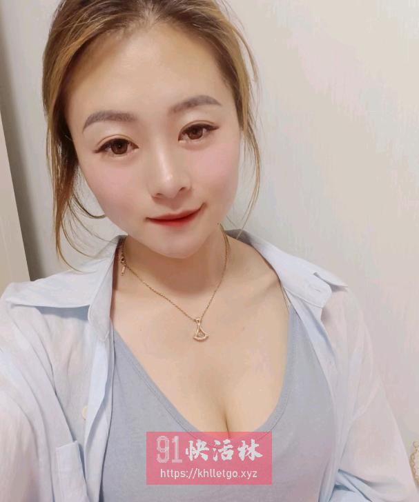 大奶诱人少妇