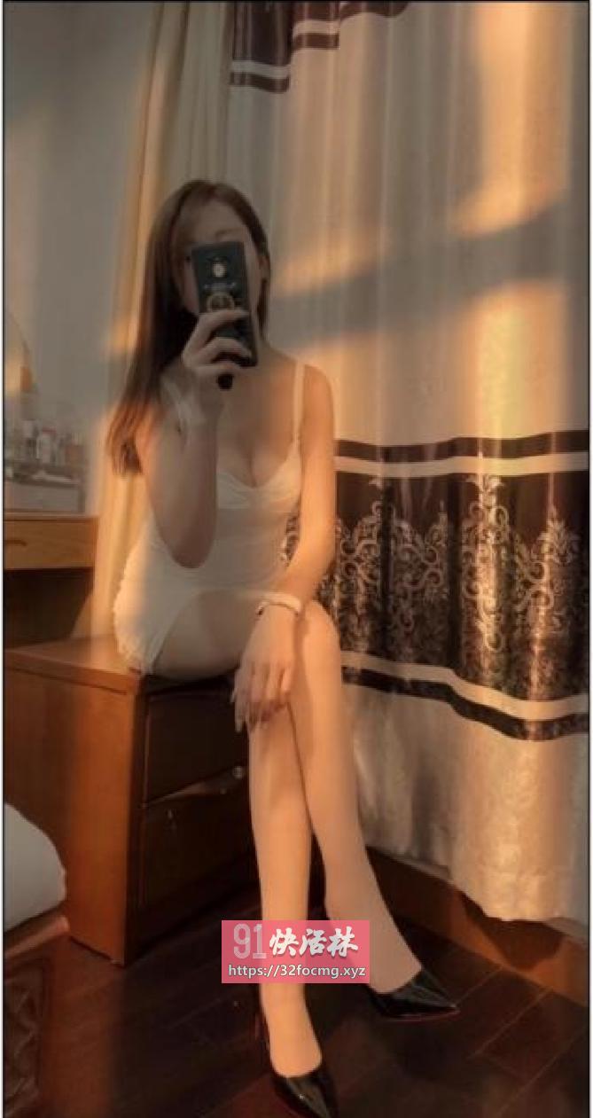  兼职肤白貌美御姐服务一绝