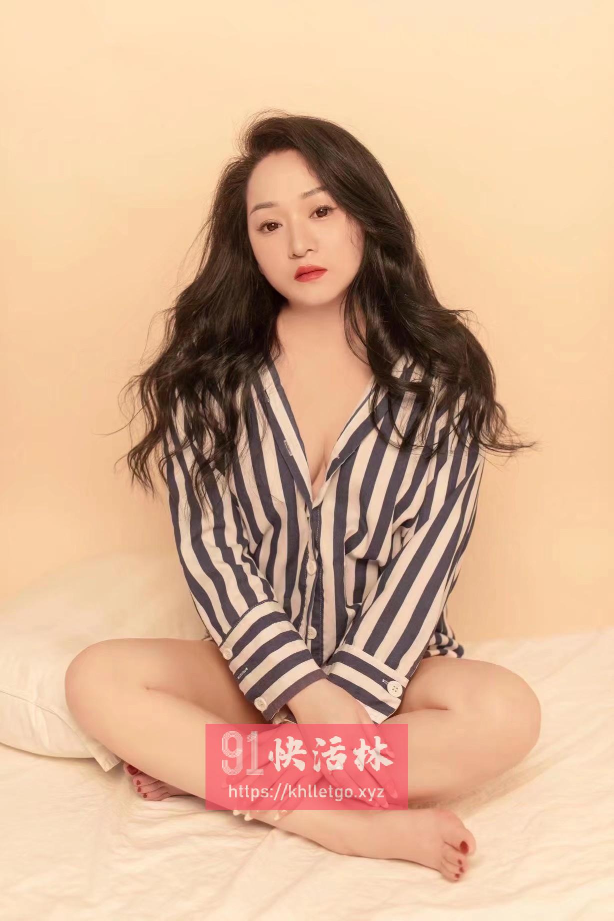 大奶可三通少妇