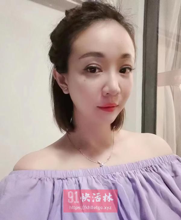 静安短发妹潇潇