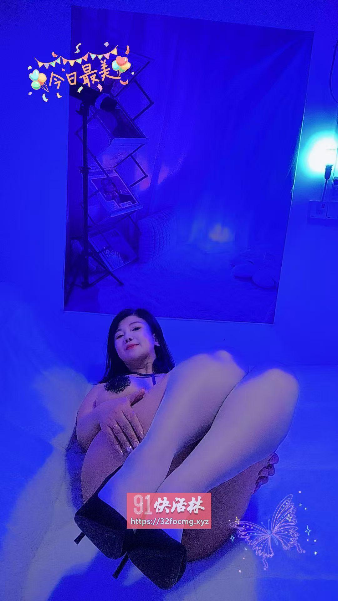 微胖巨乳骚老师