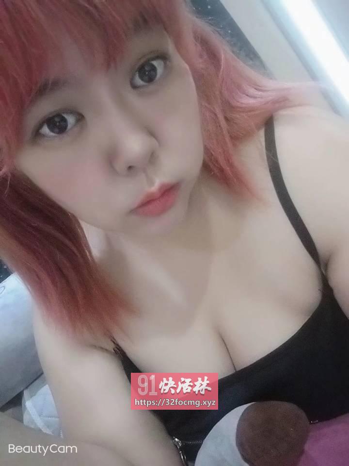 胸超大服务很骚的少妇