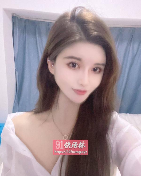后入肤白貌美小嫩妹