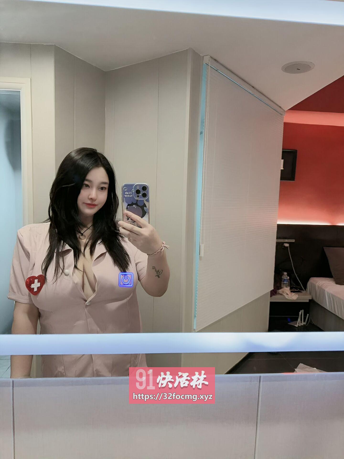  泻火大波大屁股情趣少妇