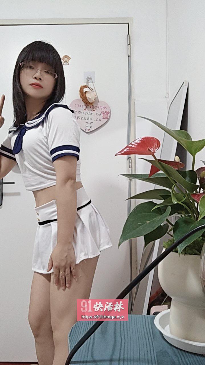 性价比眼镜骚妹