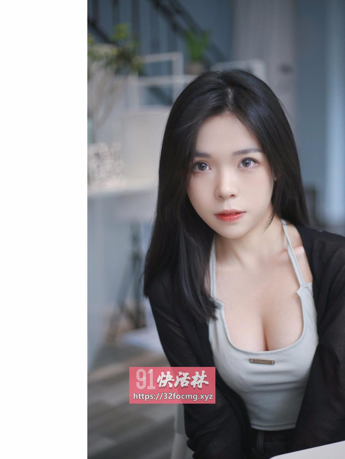桂林妹妹小舌头舔遍全身口爆了