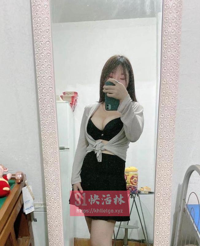 新街口童颜巨乳妹子