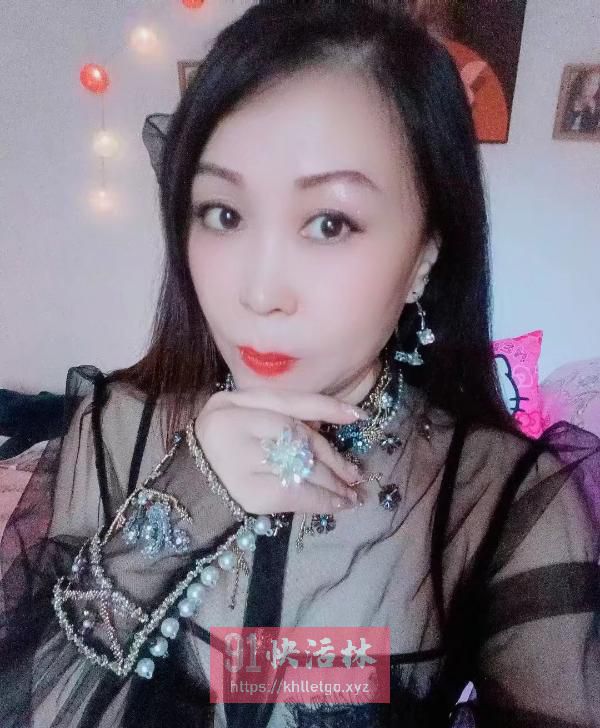 双飞俩少妇真爽