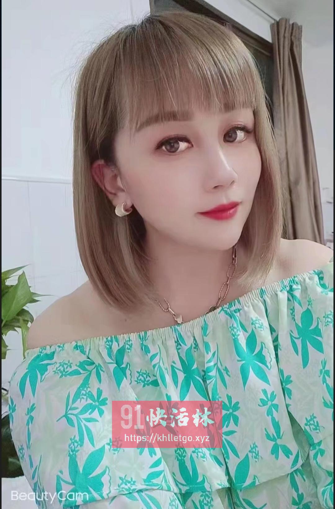 石岩大奶少妇琪琪，服务好，不催人