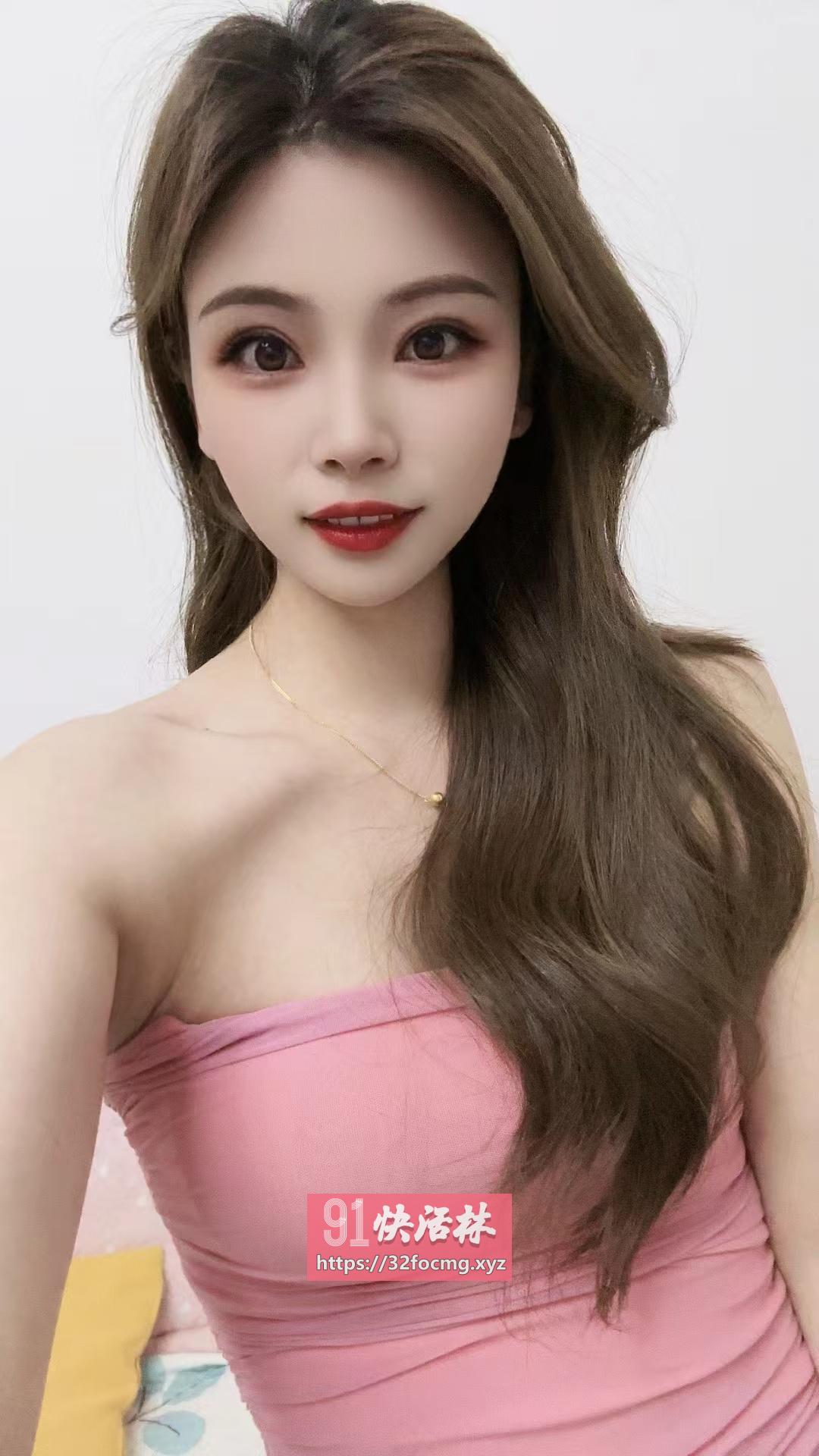 漂亮年轻小妞