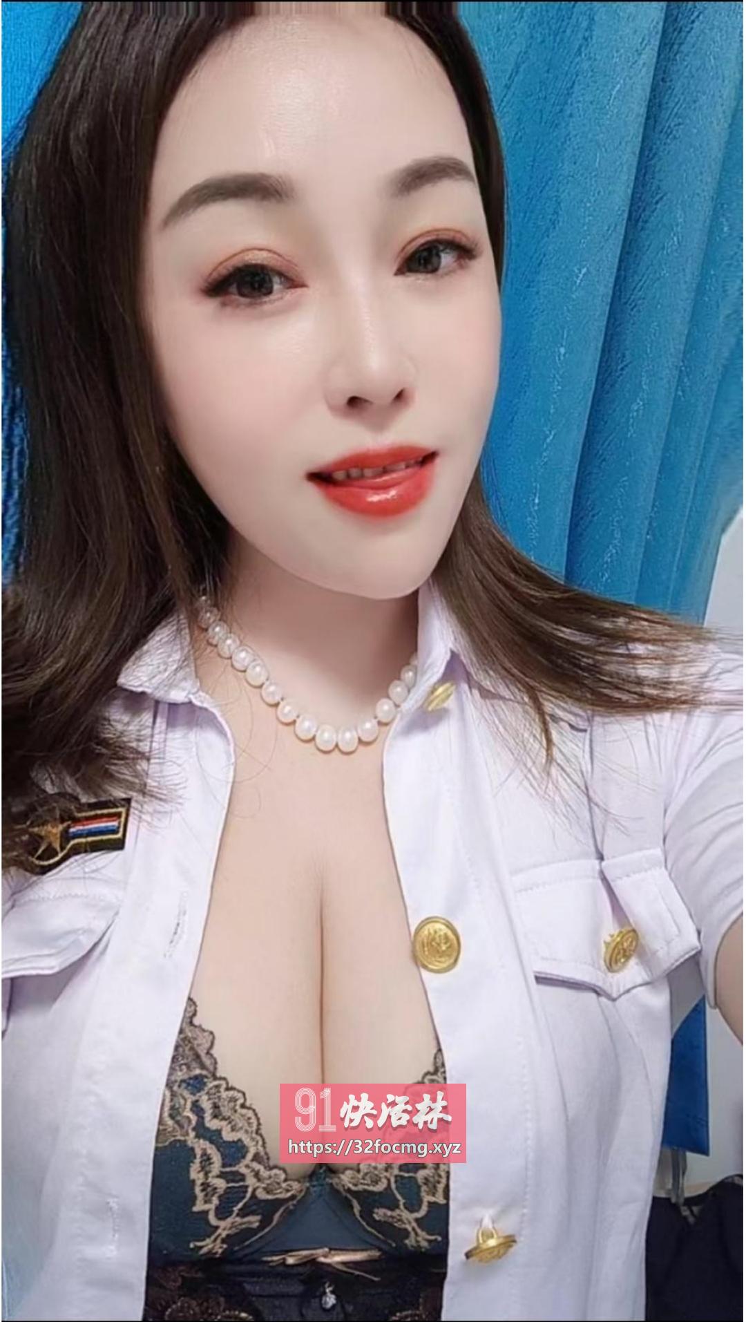 饥渴大屁股骚货