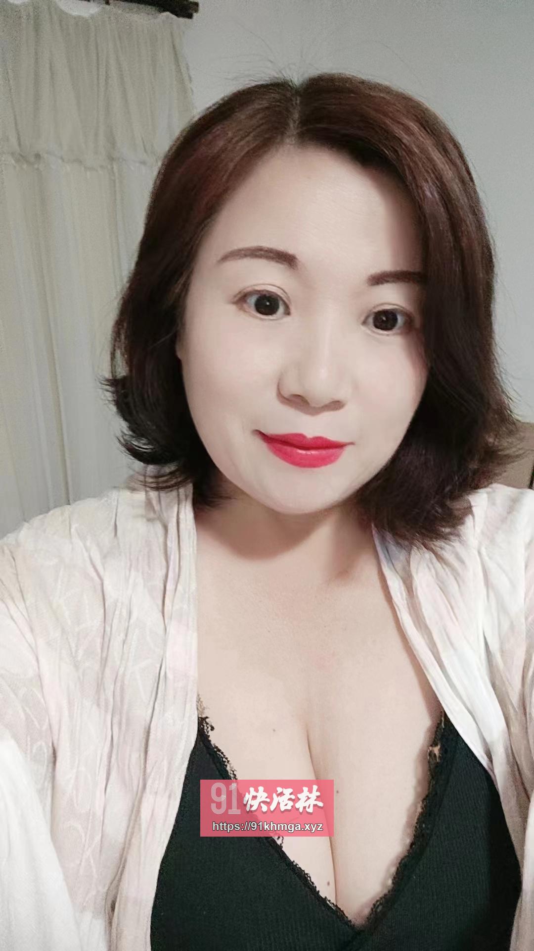 腋毛旺盛的熟女