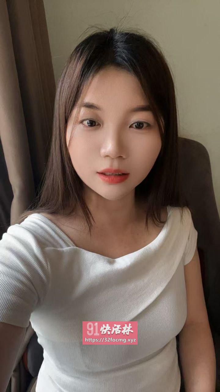 兼职小姐水多身材好 刚下海人骚b紧