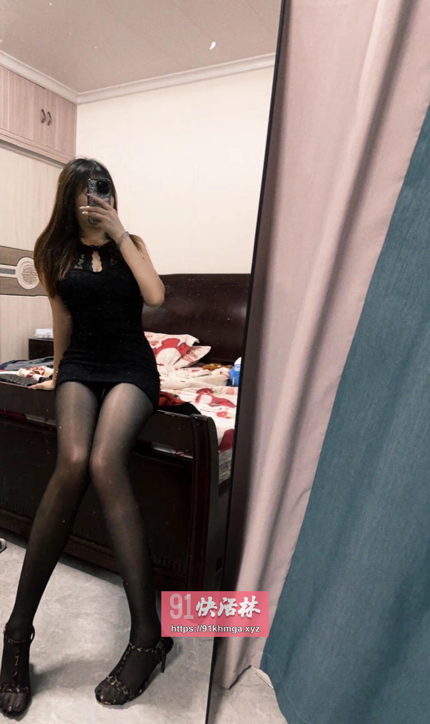 性感倾城黑丝小妖精