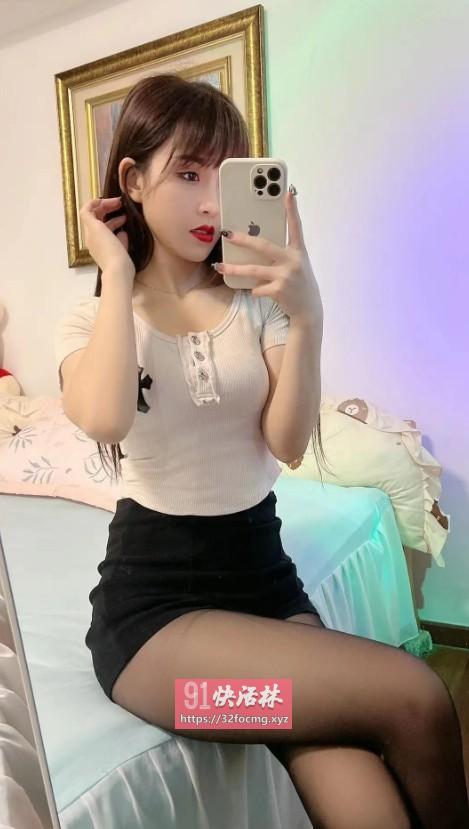 浦东喜欢穿丝袜被后入