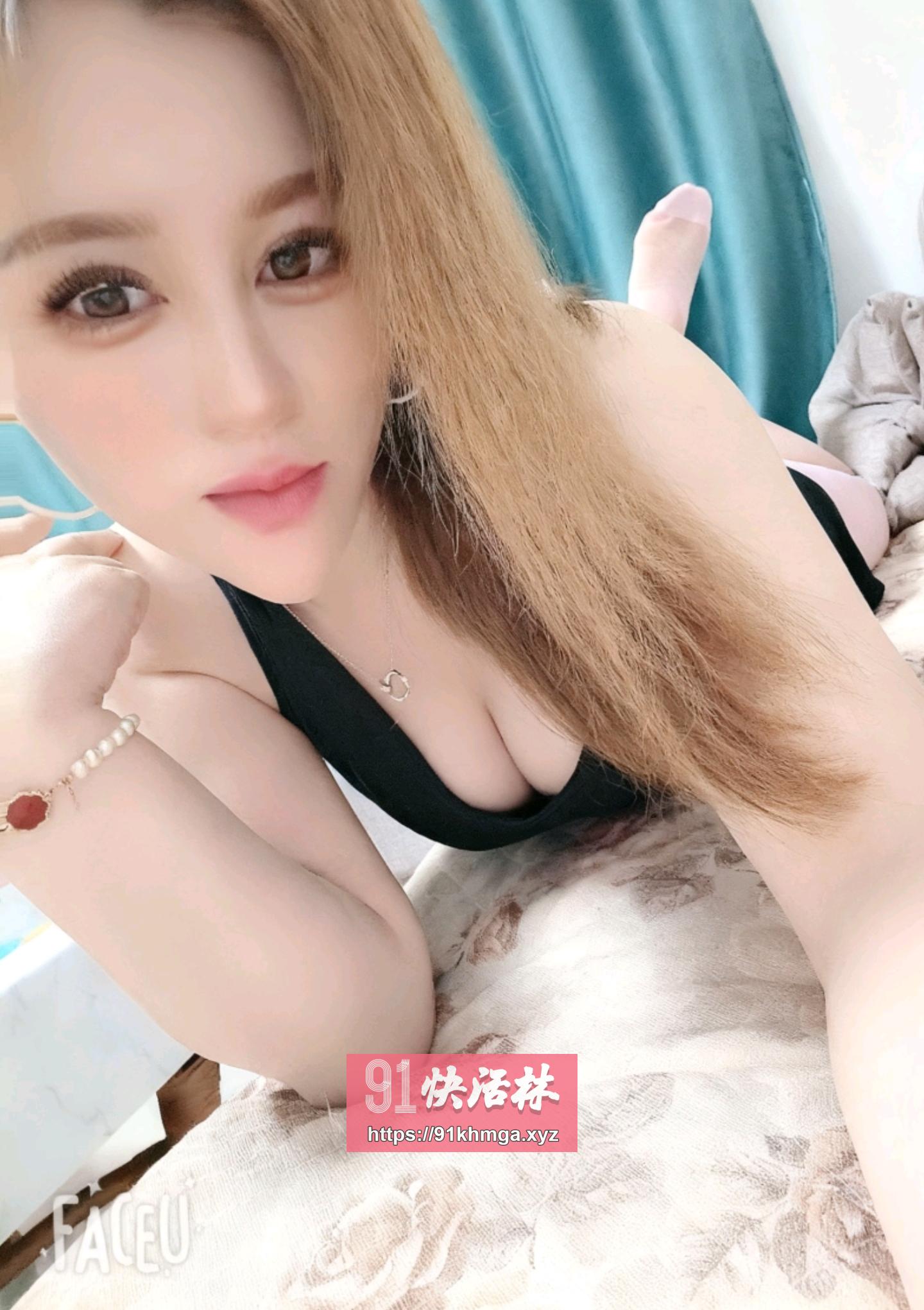身材好巨紧小少妇