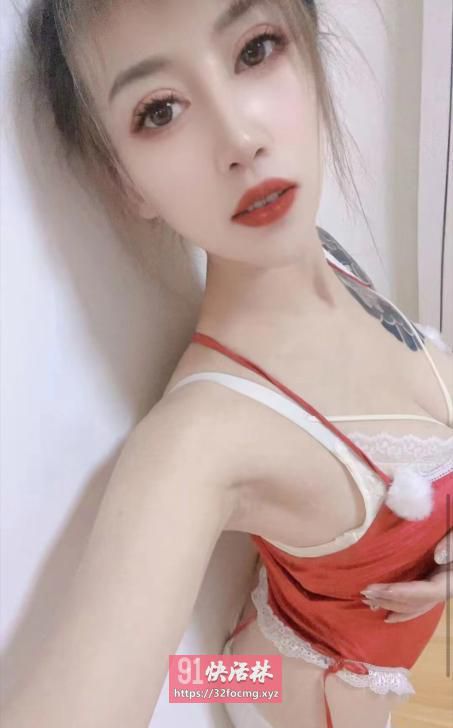 小巧玲珑型妹子