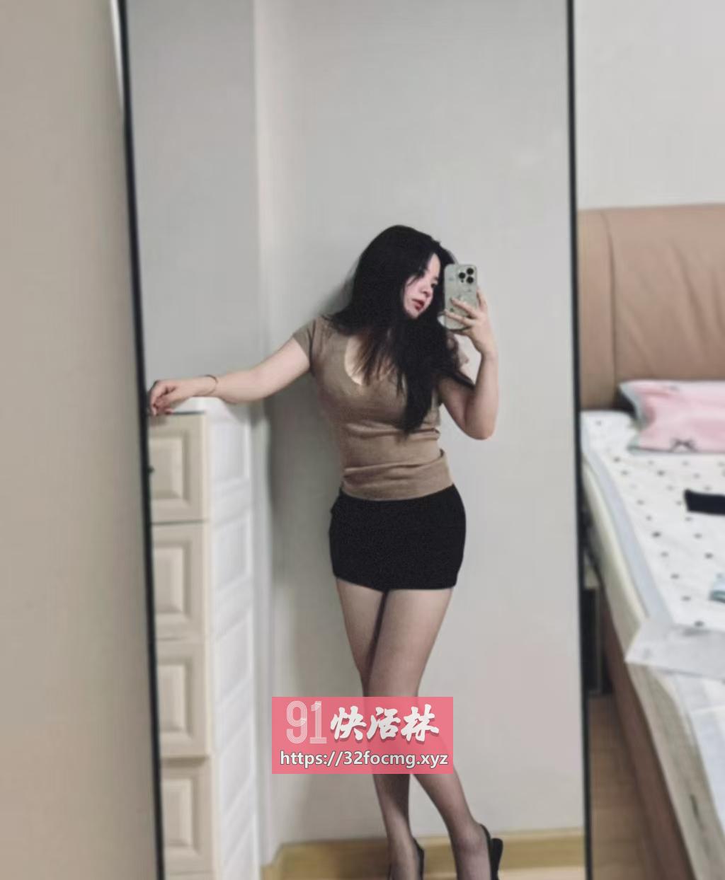 黑丝妩媚嫩妹 一双玉腿夹棒欲飞
