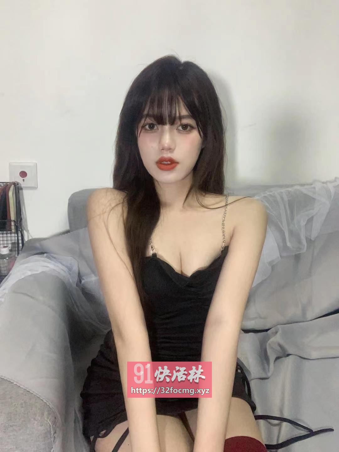 年纪不大艳舞助兴