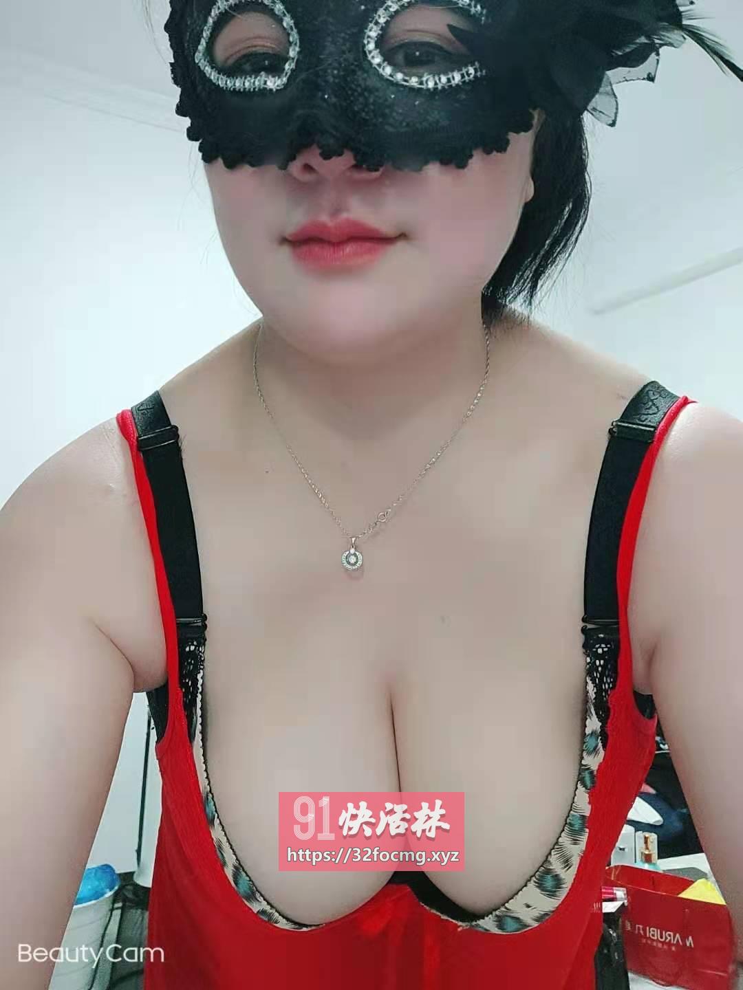 大胸少妇倩倩