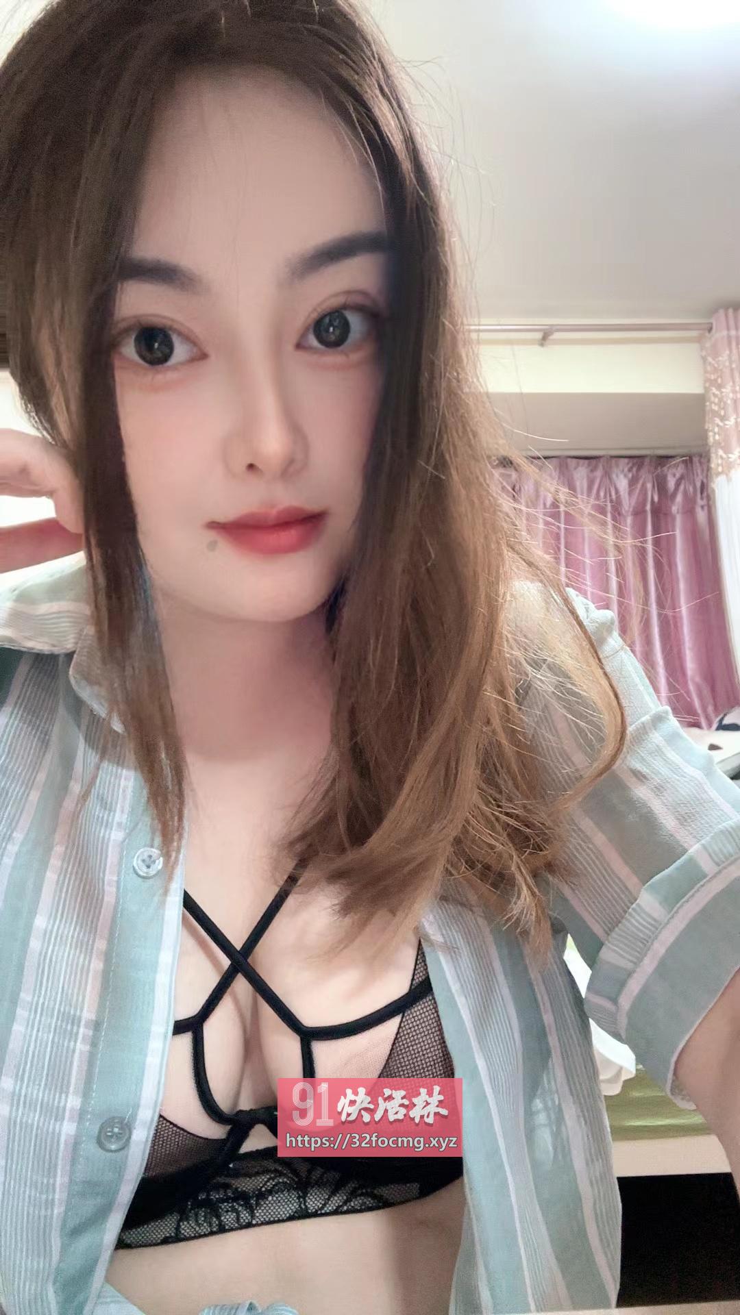 大奶骚妇叮当