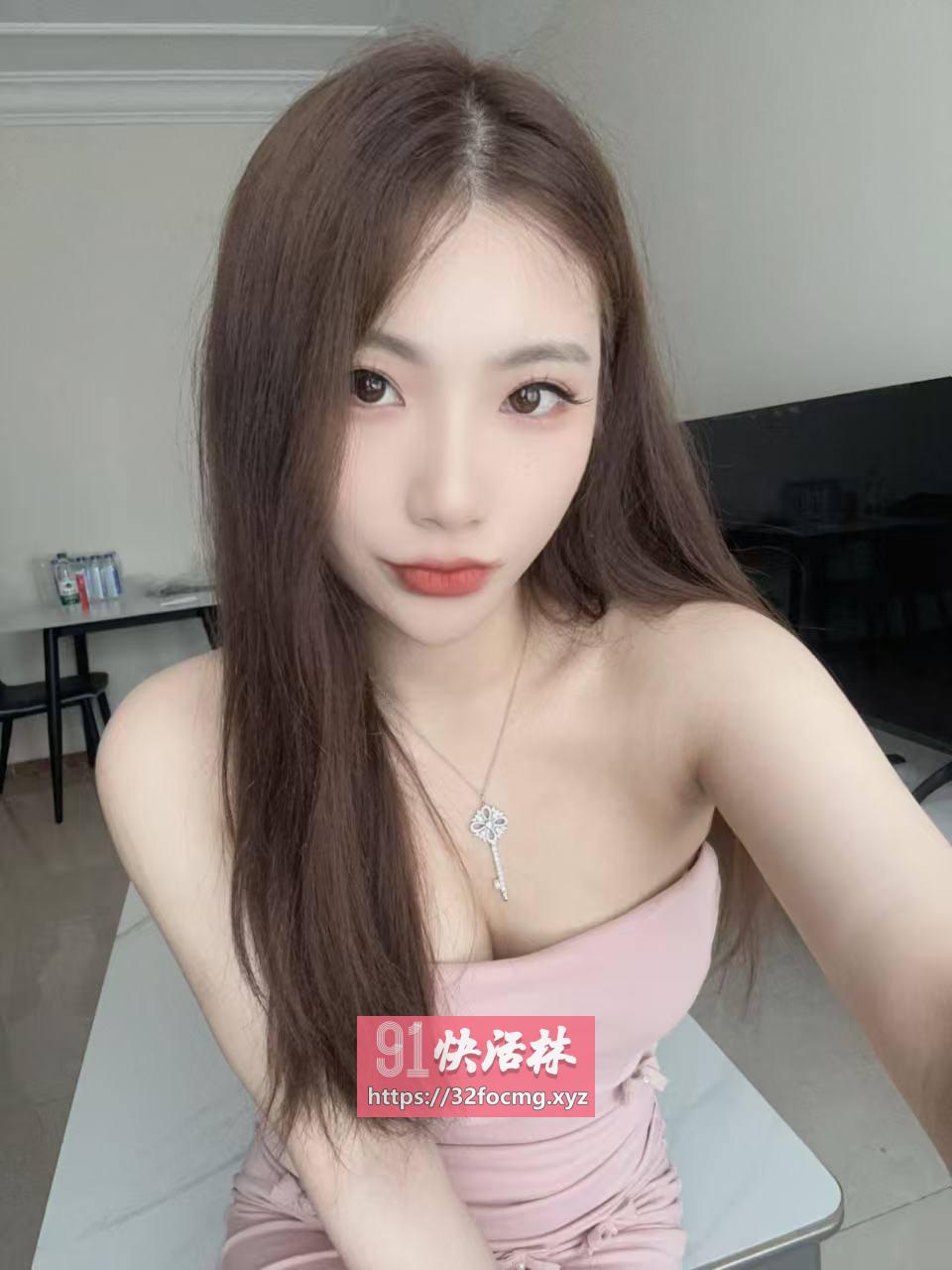 模特身材小妹